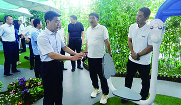 廊坊市人大调研组莅临彩神体育考察调研
